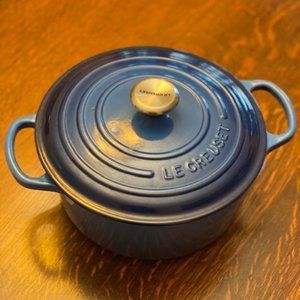Le Creuset  Enameled Cast Iron Round Dutch Oven holds 3.5 qt